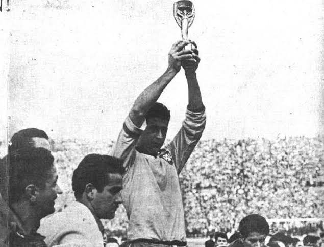 Top 10 Brazil Defenders of All Time.. Ranked 4 Top 10 Brazil Defenders