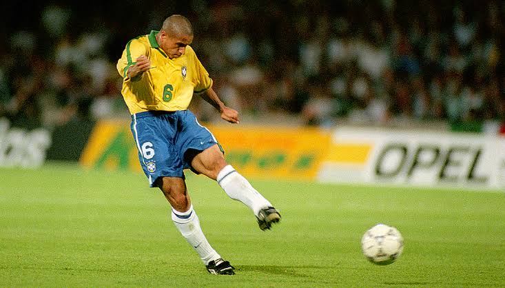 Top 10 Brazil Defenders of All Time.. Ranked 3 Top 10 Brazil Defenders
