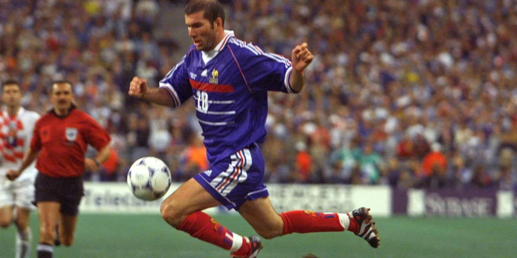 Top 10 French Midfielders of All Time.. Ranked 6 Zinedine Zidane - Top 10 French Midfielders of All Time.. Ranked