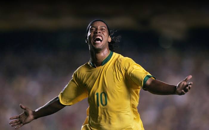 Ronaldinho - Top 10 Brazil Midfielders