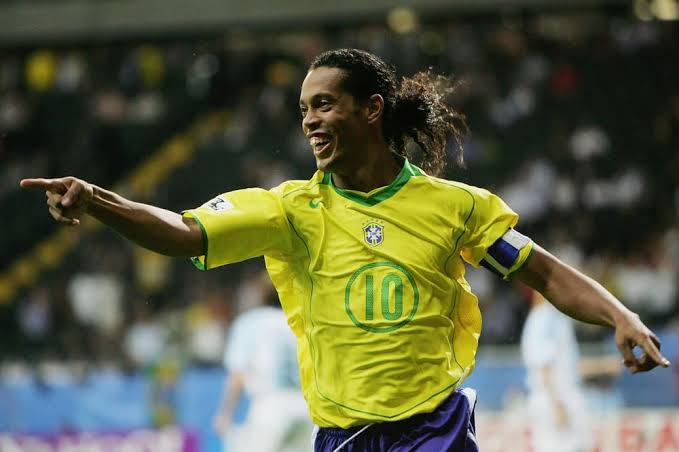 Ronaldinho - Top 10 Brazil forwards