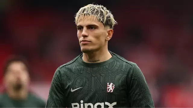 Chelsea Star Garnacho Faces Criticism After Substitution vs Spurs