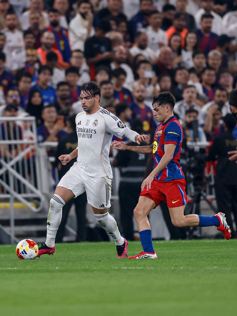 They Sparked Fans’ Fury… The 5 Worst Real Madrid Players Against Barcelona